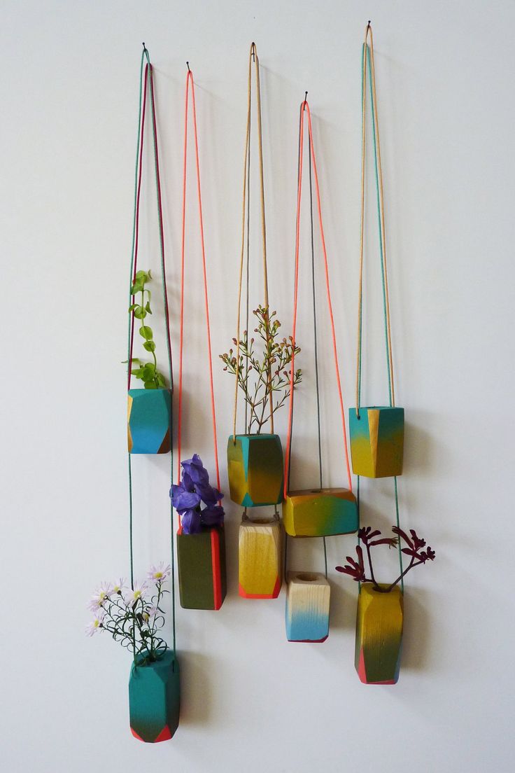 lovely hanging planters.