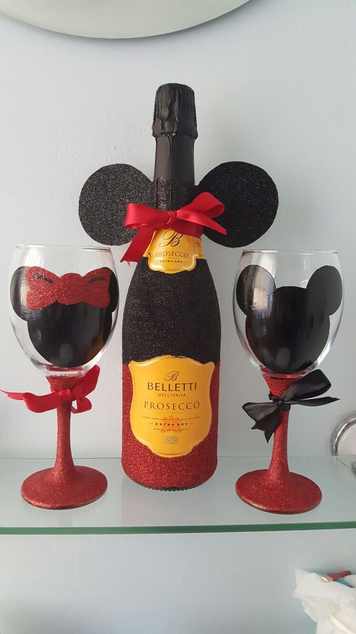 Mickey & Minnie Mouse hand decorated glittered wine glass and bottle gift