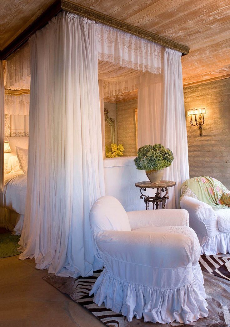 13 Beautiful Canopy Bed Ideas For Your Bedroom