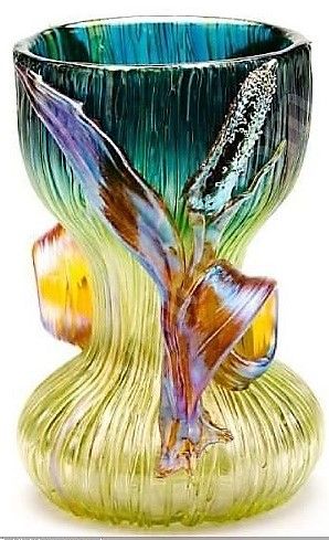 Amazing Glass Art Noveau Style Loetz Iridescent Vase