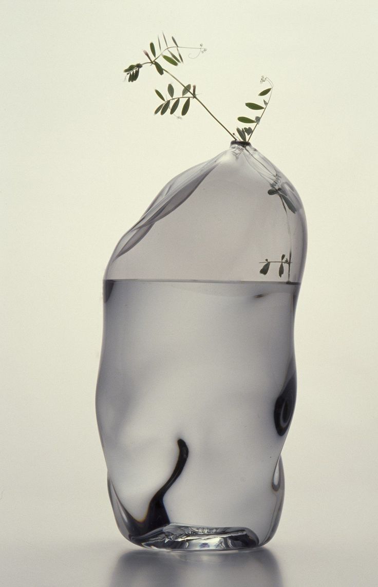 Utsuwa vase by Peter Ivy, 2005. Corning Museum of Glass