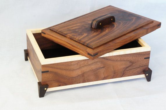 Handmade Walnut Wood Box w/ Wenge & Curly por KevinKapinArtisan