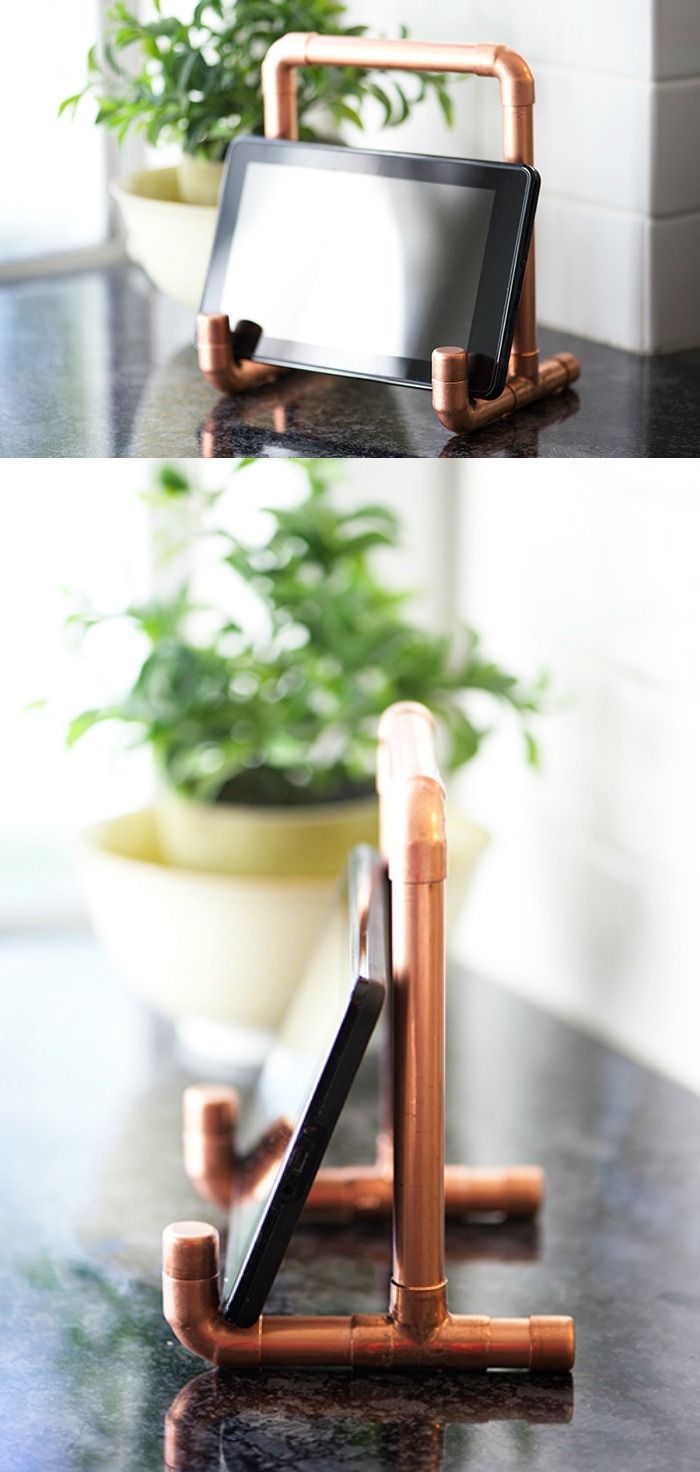 Oh my goodness, this copper pipe DIY tablet holder was so stinkin’ easy to mak...