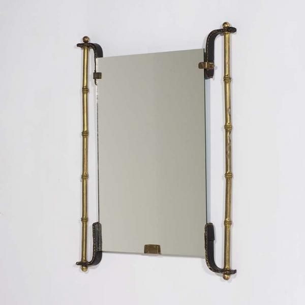 Jacques Adnet (1900-1984) - Miroir, Laiton, cuir surpiqué et miroir - Date de c...