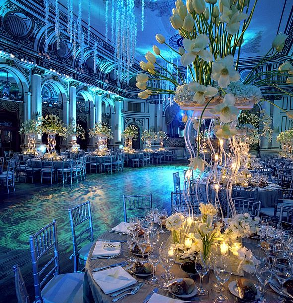 Incredible glamour from wedding style magazine. The lighting is key!
