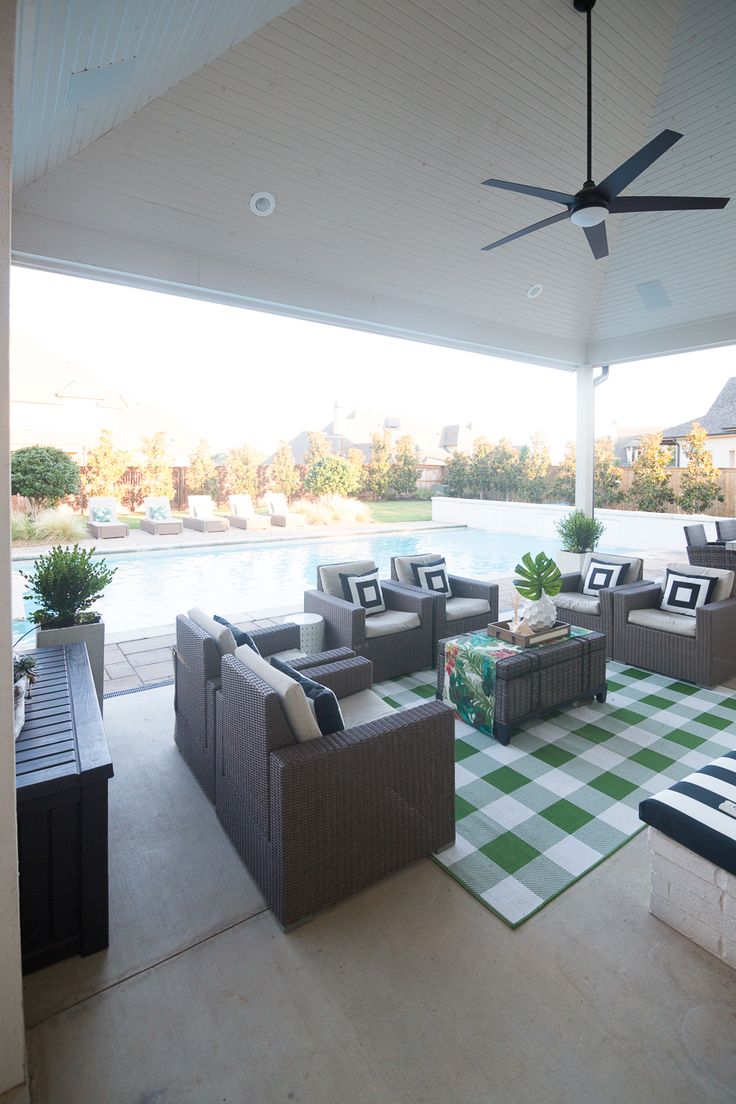 How to Design a Beautiful Pool and Outdoor Living Area