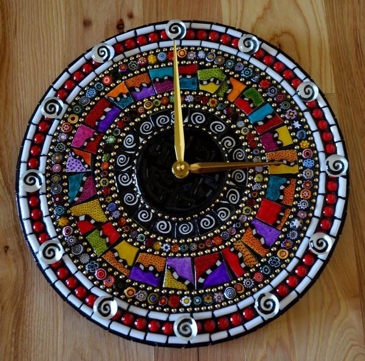 Razzle Dazzle Mosaic Clock