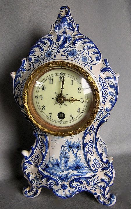 ✿ڿڰۣ(̆̃̃•Aussiegirl Rare antique French faience Majolica clock