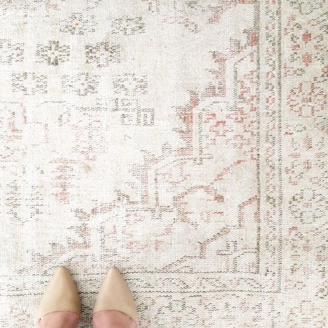 neutral overdyed Turkish rug from UniqueRugStore on Etsy & nude heels #homedecor...