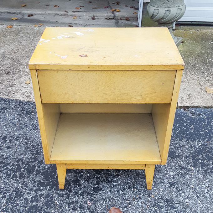 Yellow Painted Nightstand Makeover: DecoArt Satin Enamels Honey Gold