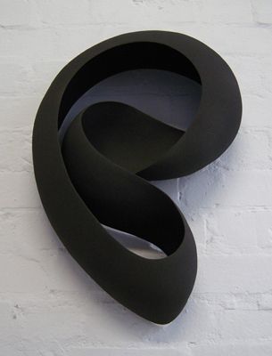 Ceramic sculpture by Merete Rasmussen - Dark curved wall object